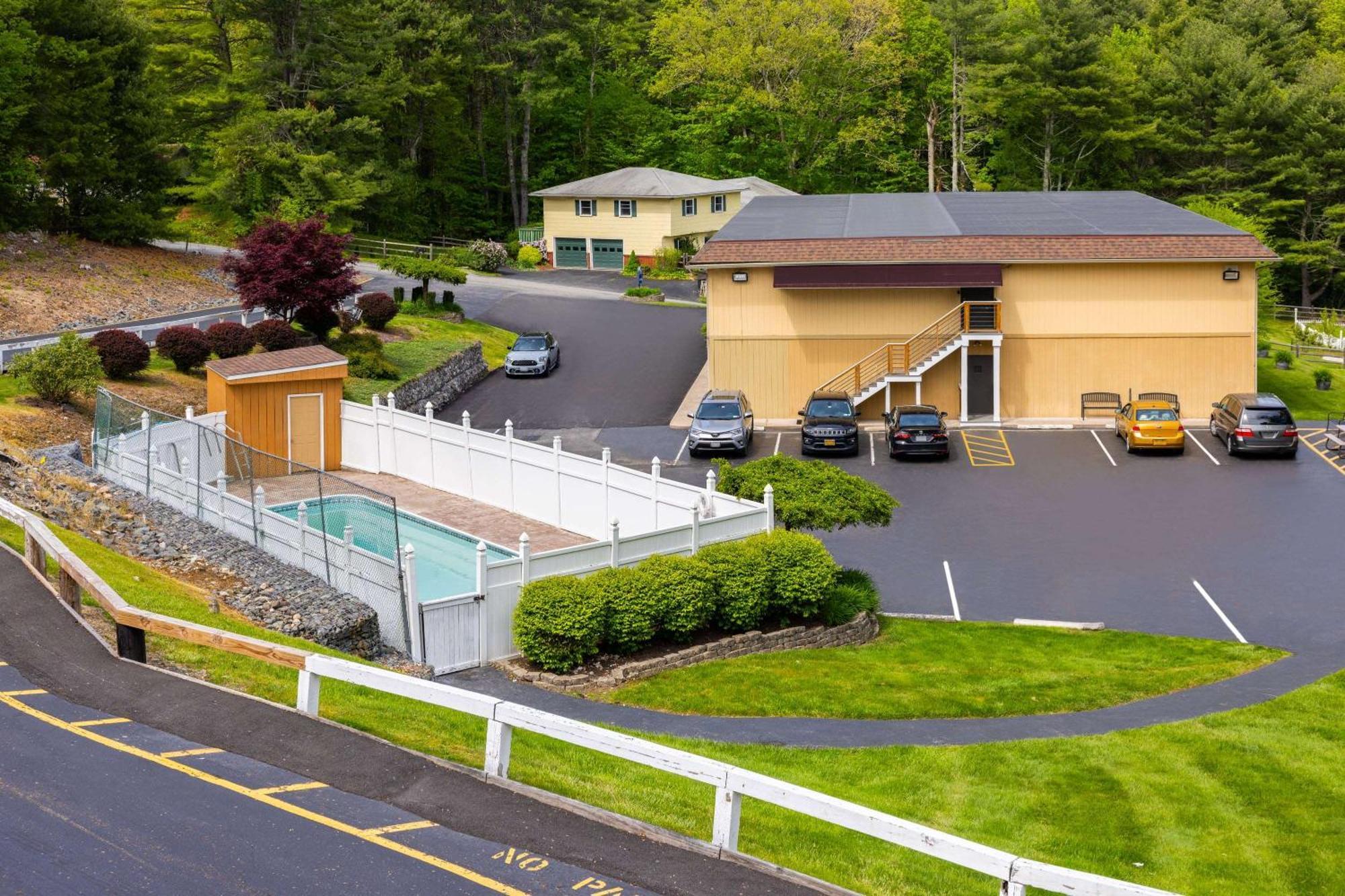 Days Inn By Wyndham Wurtsboro Buitenkant foto